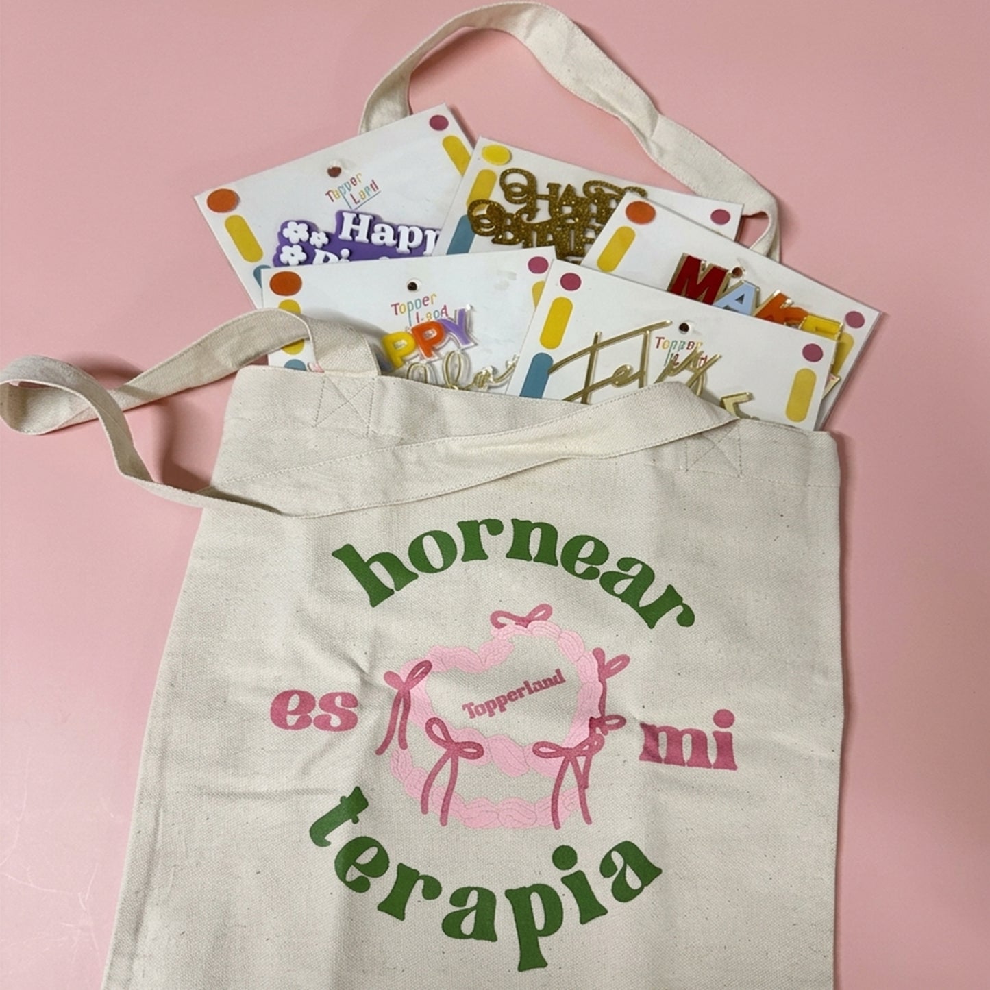 Paquete 12: 10 Caketoppers de Acrilico + Tote